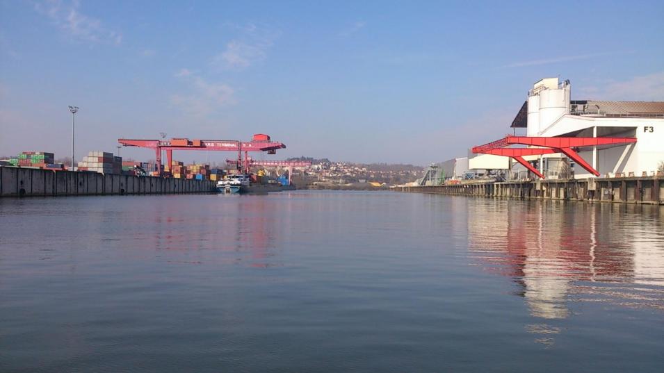 Croisire fluviale sur le port de Gennevilliers