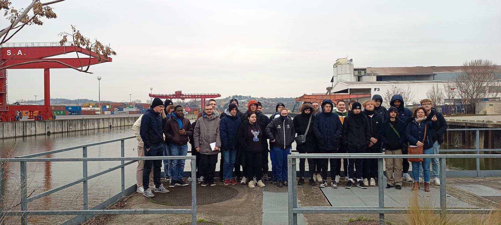 Visite du port par des tudiants en BTS Logistique