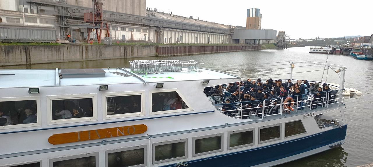 Croisière découverte du port de Gennevilliers pour les lycéens d'Epinay