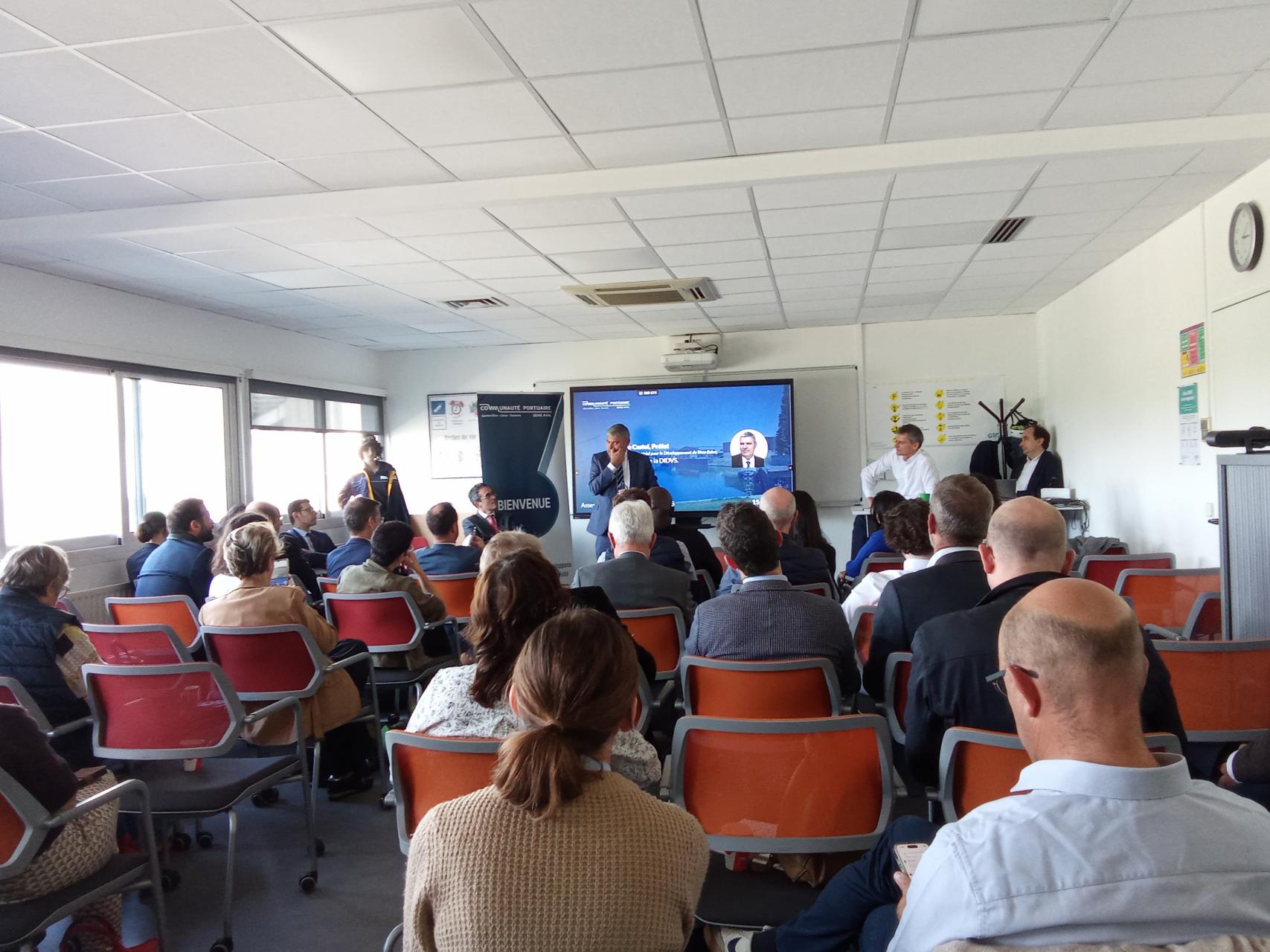 Assemblée générale au port de Gennevilliers